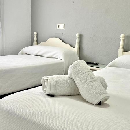 Hostal Carlos III Aldea Quintana Bagian luar foto