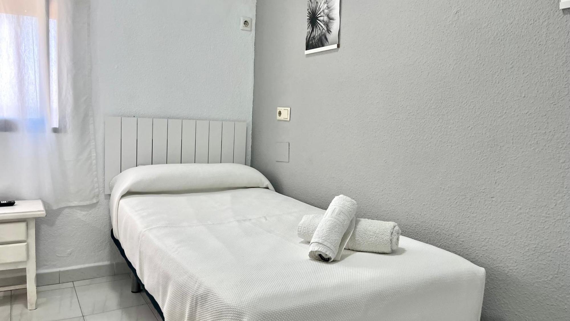 Hostal Carlos III Aldea Quintana Bagian luar foto