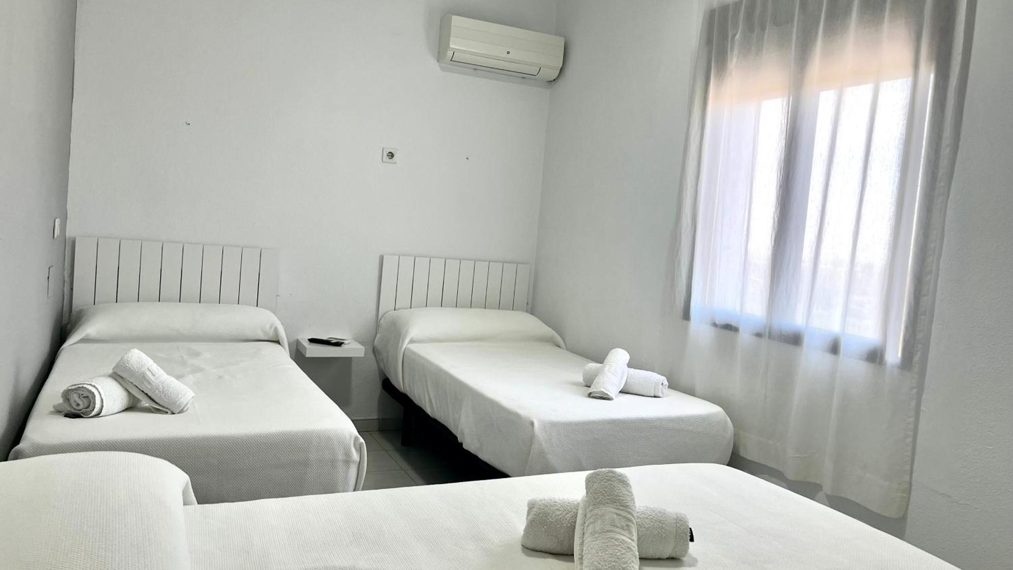 Hostal Carlos III Aldea Quintana Bagian luar foto